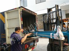 福建漳州的陈老板订购半截式电脑绗缝机